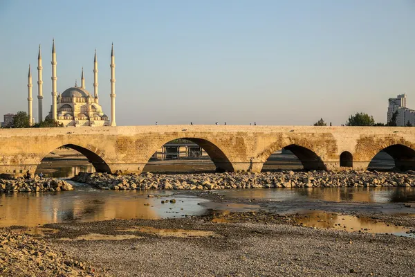 Adana Taş Köprü: Roma'dan Günümüze Uzanan Tarihi Miras