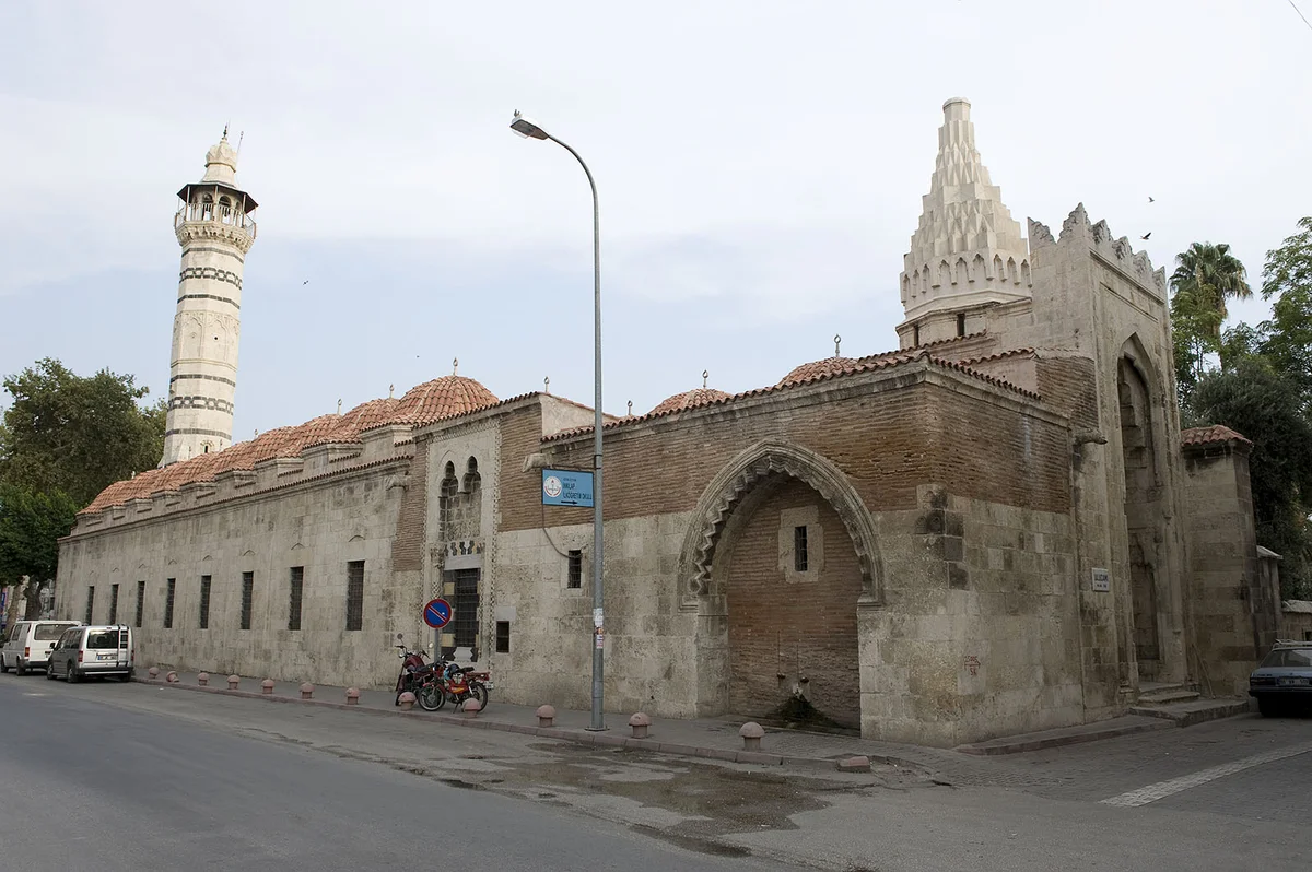 Adana Ulu Camii: Osmanlı'dan Cumhuriyet'e Uzanan Tarihi Miras ve Mimari Analizi