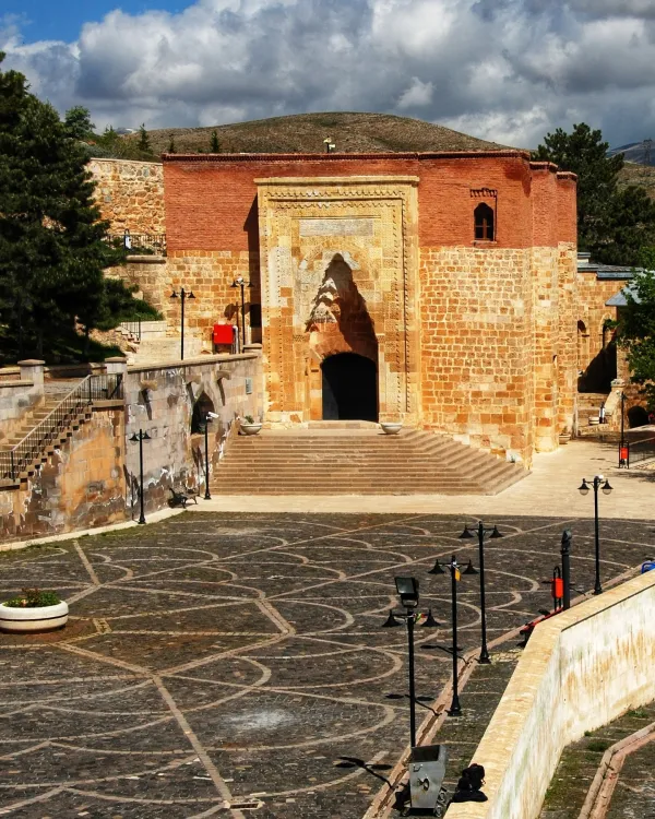 Kahramanmaraş Eshab-ı Kehf Külliyesi: Sanat Tarihinin Eşsiz Mirası