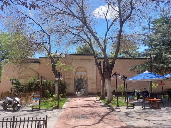 Kahramanmaraş Taş Medrese: Dulkadiroğlu Beyliği'nin Mimari Mirası ve Sanat Tarihi Analizi