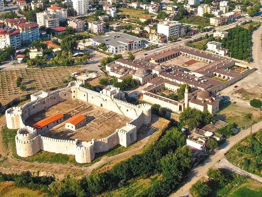 Hatay Payas Kalesi: Payas'ın Haçlı ve Osmanlı Mimarisini Buluşturan Tarihi Kalesi