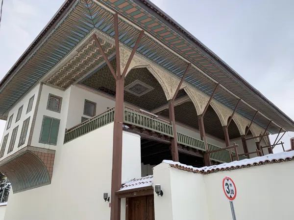 Burdur Bakibey Konağı: Burdur'un Osmanlı Mimarisinin İncisi Rehberi