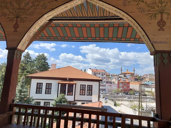 Burdur Bakibey Konağı: Burdur'un Osmanlı Mimarisinin İncisi Rehberi