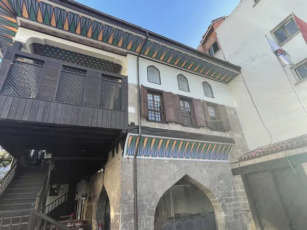Burdur Taş Oda Konağı: Burdur'un 17. Yüzyıldan Kalma Osmanlı Mimarisi Hazinesi