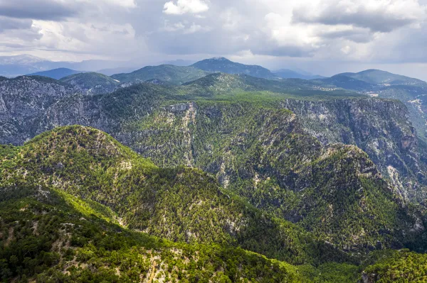 Burdur Karanlıkdere Kanyonu: Burdur'un Yüzlerce Metre Yüksekliğindeki Jeolojik Hazinesi