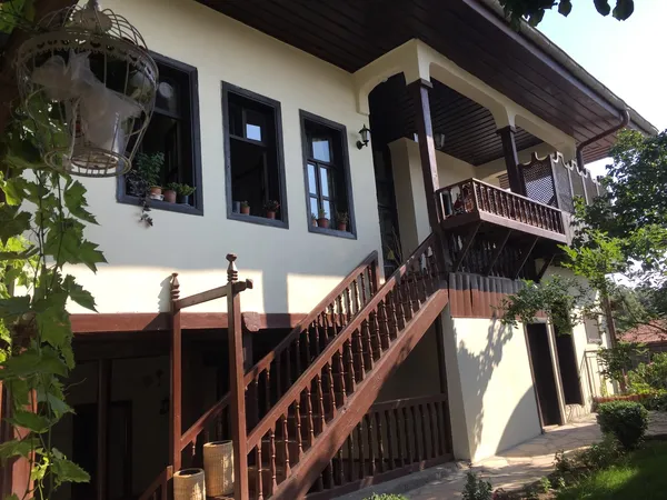 Burdur Muallim Mustafa Sırrı Özkan Kültür Evi: Gölhisar'ın Yaşayan Kültür Mirası Rehberi