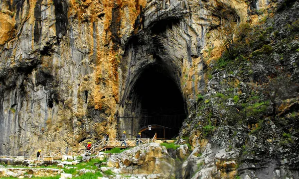Isparta Zindan Mağarası: Isparta'nın Karstik Jeoloji Harikası ve Hidrojeolojik Zenginliği