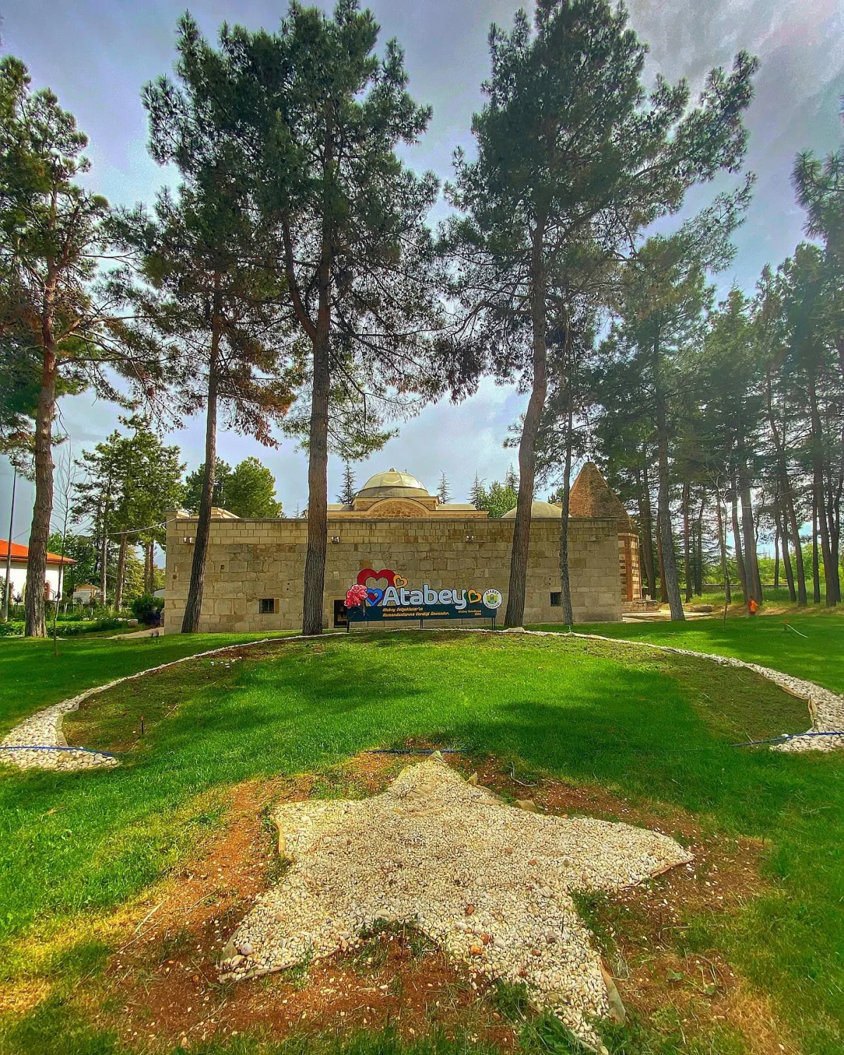 Isparta Ertokuş Medresesi: Atabey'in 800 Yıllık Eğitim Mirası Rehberi