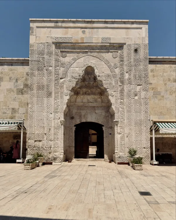 Isparta Hızır Bey Camii: Eğirdir'in Tarihî Ulu Camisi ve Toplumsal Dayanışma Örneği