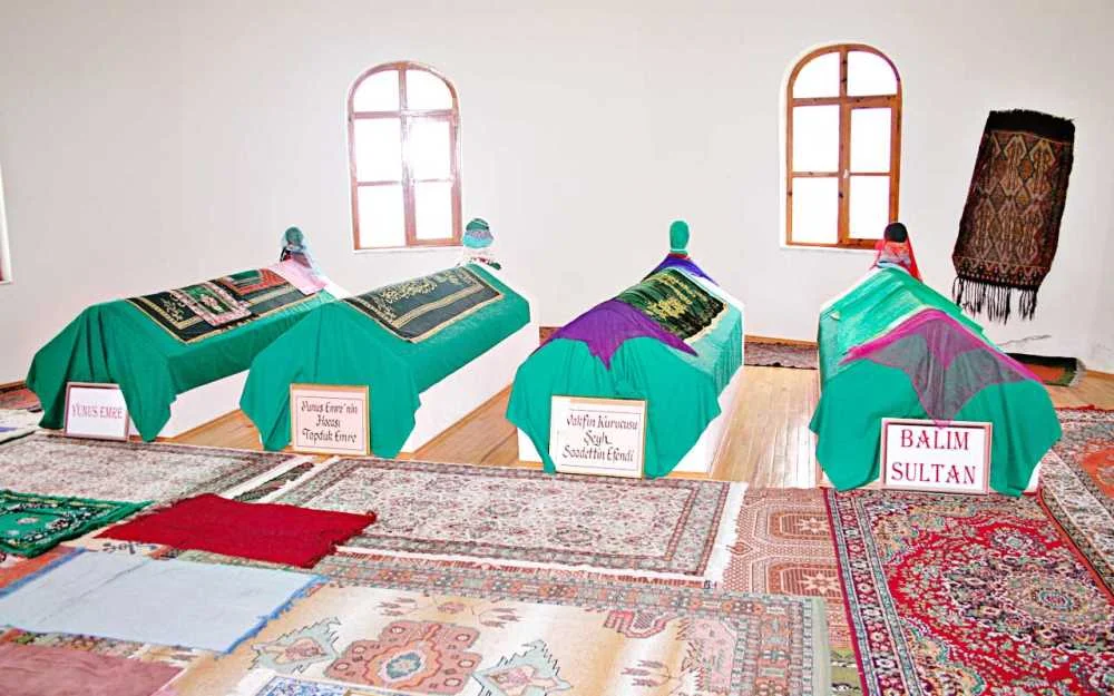 Isparta Yunus Emre Türbesi
