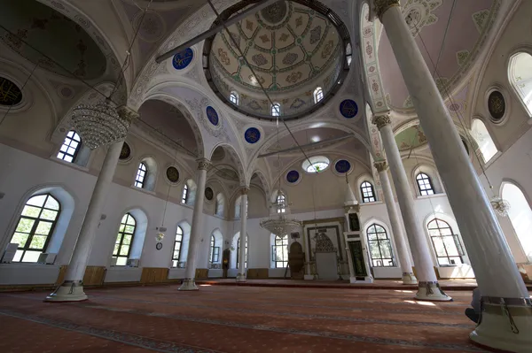 Isparta Kutlu Bey Camii: Isparta'nın Tarihi Kalbi ve Mimari Hazinesi Rehberi