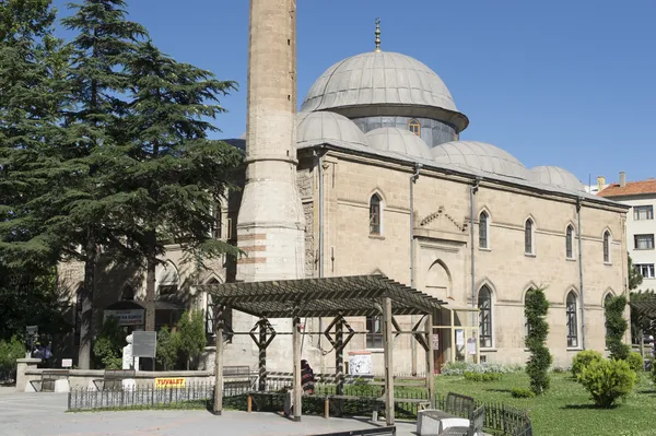 Isparta Kutlu Bey Camii: Isparta'nın Tarihi Kalbi ve Mimari Hazinesi Rehberi