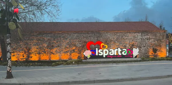 Isparta Firdevs Bey Bedesteni: Isparta'nın Tarihi Ticaret Merkezi Rehberi