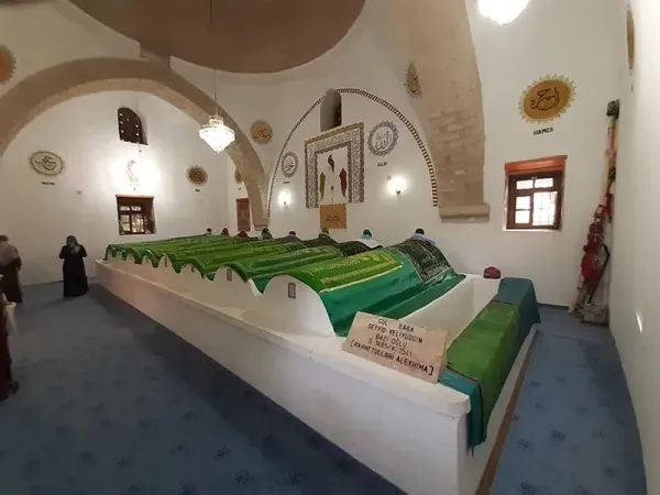 Isparta Seyyid Veli Baba Sultan Türbesi: Senirkent'in Manevi Hazinesi Rehberi