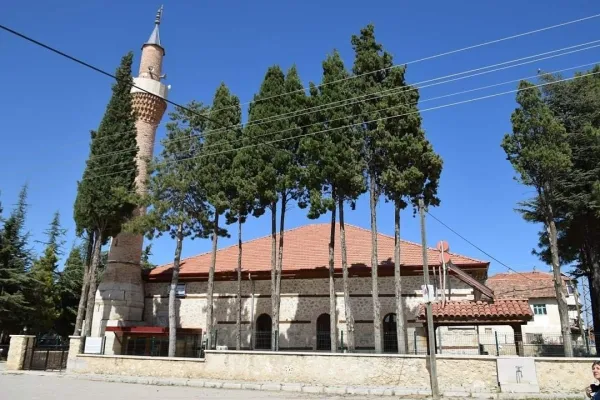 Isparta Afşar Camii: Isparta'nın Selçuklu ve Beylikler Dönemi İnanç Mirası