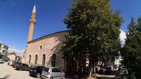 Isparta Abdülgaffar Camii: Isparta'nın Hat Sanatı Hazinesi ve Osmanlı Taşra Mimarisi