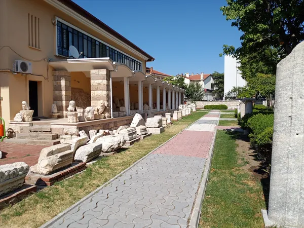Isparta Yalvaç Müzesi: Yalvaç'ın Tarihi Hazinelerini Keşfetme Rehberi