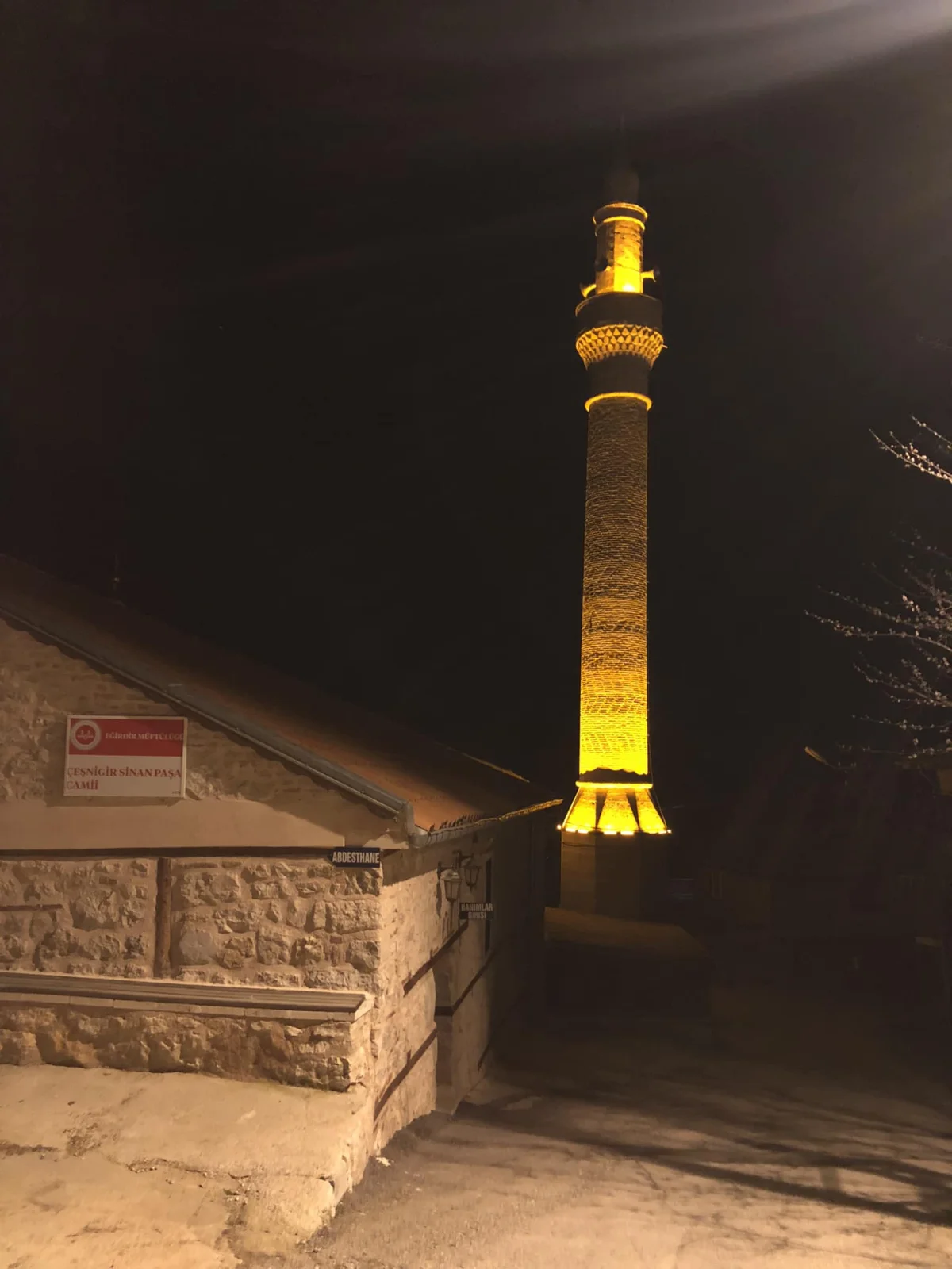 Isparta Çeşnigir Paşa Camii: Eğirdir'in Osmanlı Öncesi Dönem Mimari Mirası