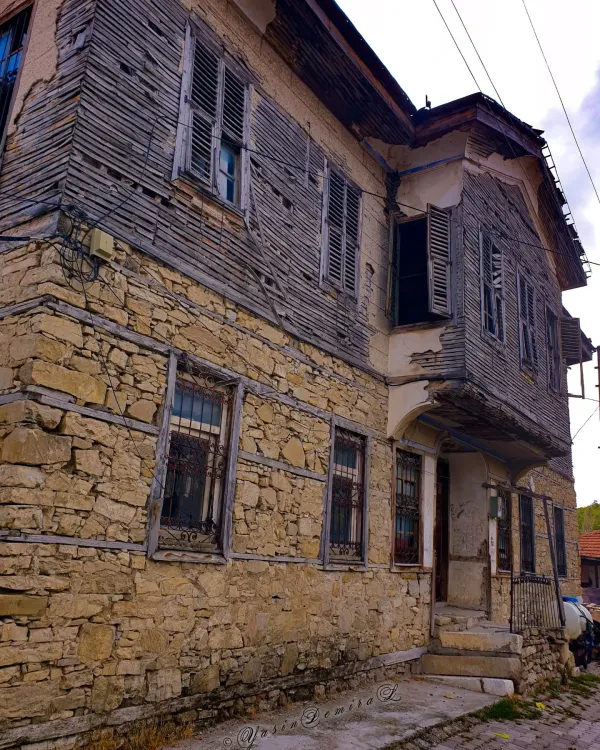 Isparta Demirci Mehmet Efe Konağı: Isparta'nın Saklı Kalmış Tarihi Hazinesi