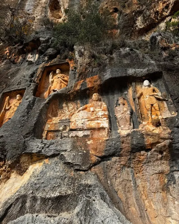 Mersin Adamkayalar: Silifke'nin Roma Dönemi Kaya Kabartmaları Hazinesi