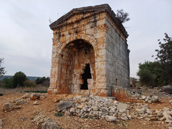 Mersin Kanlı Divane Ören Yeri: Mersin'in Obruk Çevresinde Gelişen Antik Kent Kanytella