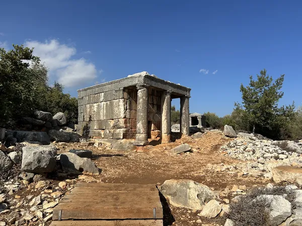 Mersin Kanlı Divane Ören Yeri: Mersin'in Obruk Çevresinde Gelişen Antik Kent Kanytella