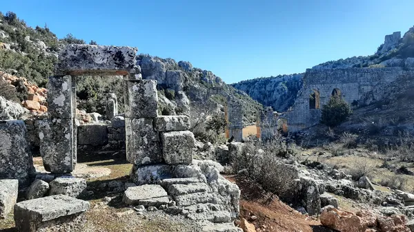 Mersin Olba Antik Kenti: Silifke'nin Tapınak Devleti Mirası ve Sanat Hazineleri