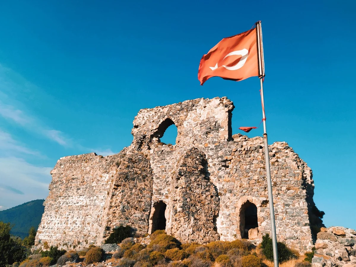 Mersin Softa Kalesi: Bozyazı'nın Çok Katmanlı Antik Kalesi Arkeolojik İncelemesi