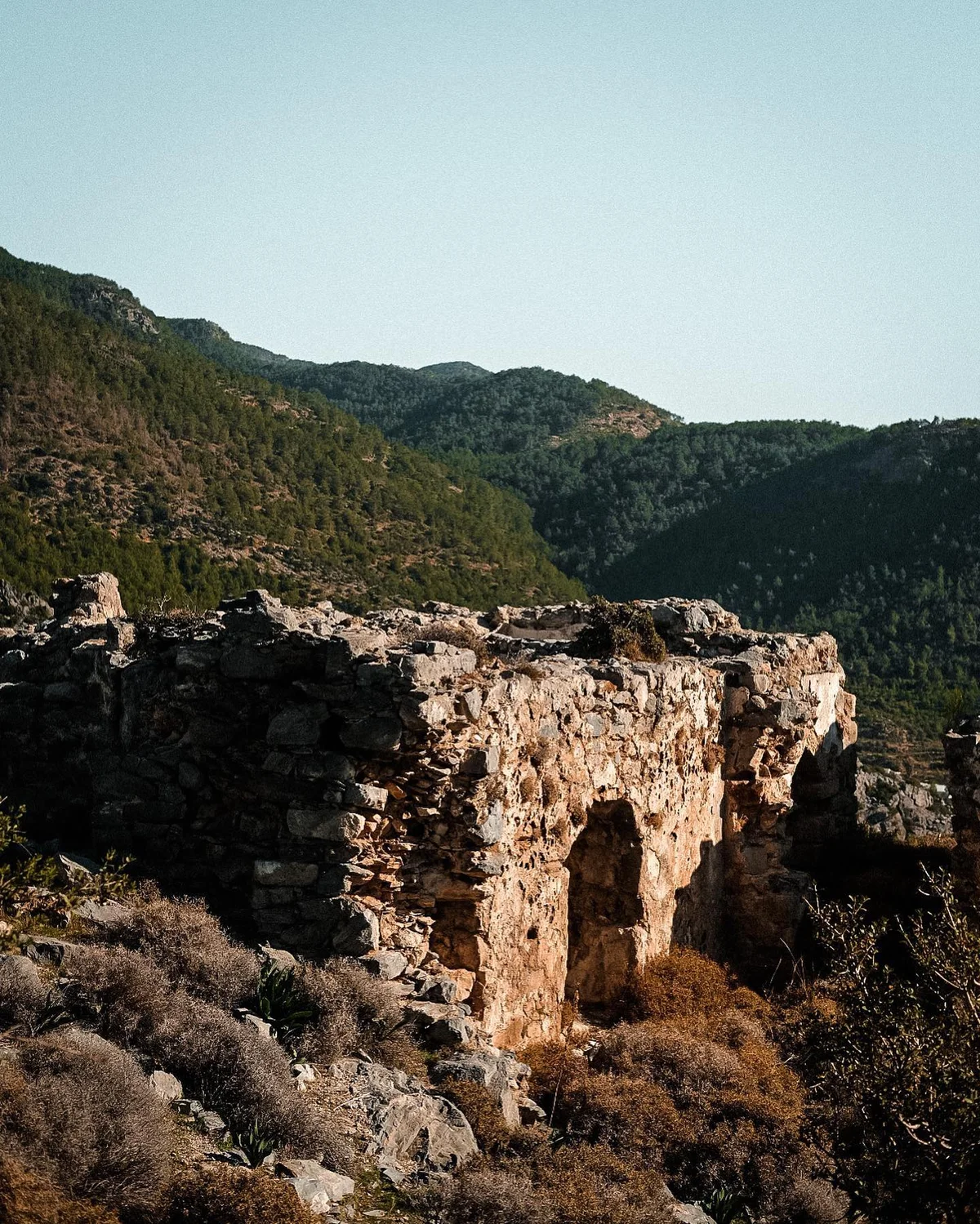 Mersin Softa Kalesi: Mersin'in Çok Katmanlı Tarihi Kalesi ve Bizans-Osmanlı Geçiş Dönemi
