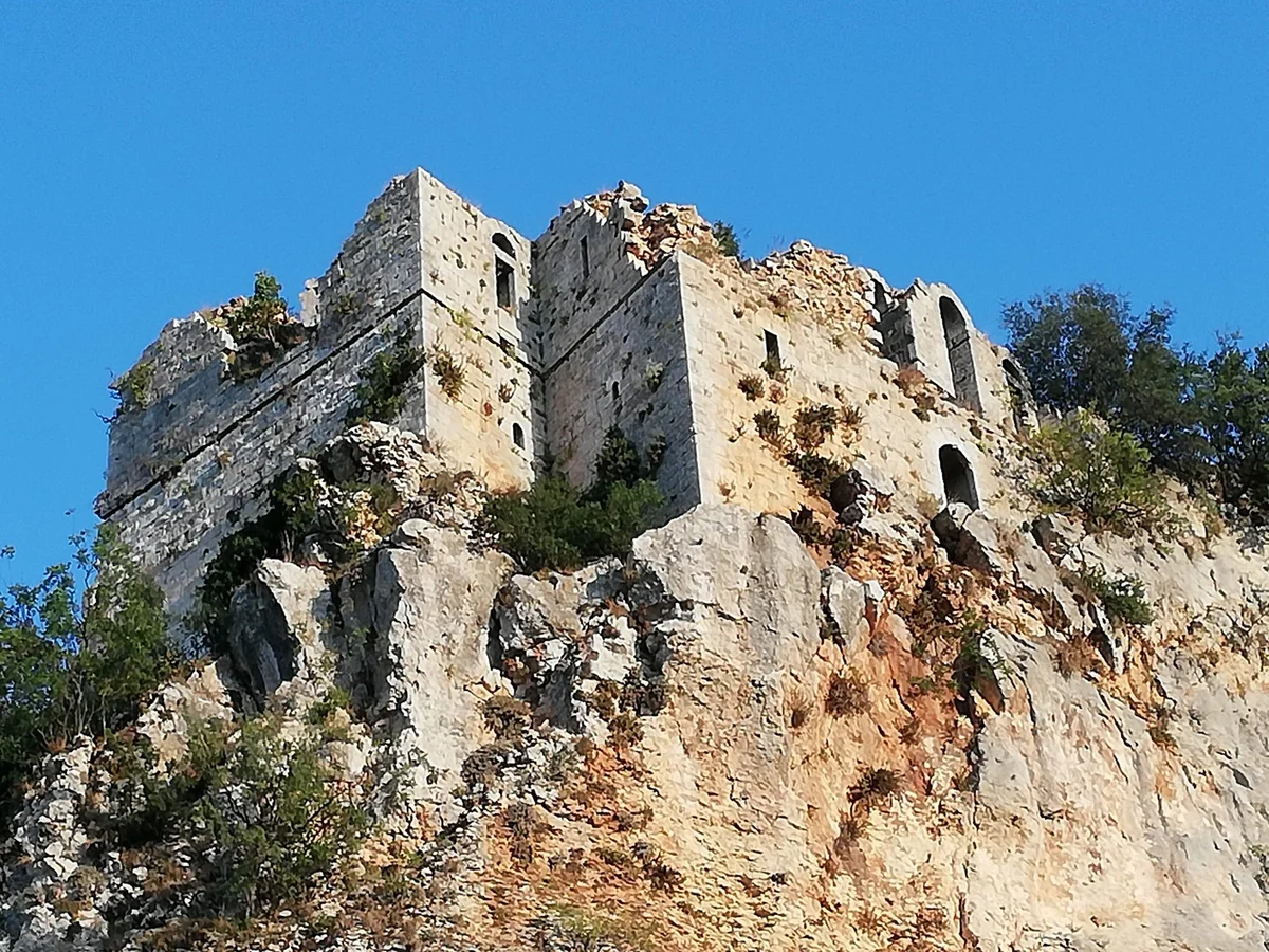 Mersin Çandır Kalesi: Mersin'in Bulutlardaki Antik Kalesi Rehberi