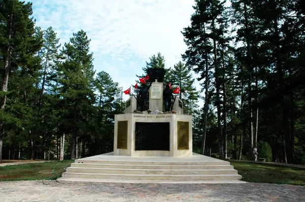 Mersin Karboğazı Kuvayi Milliye Anıtı: Tarsus'un Milli Mücadele Sanat Mirası