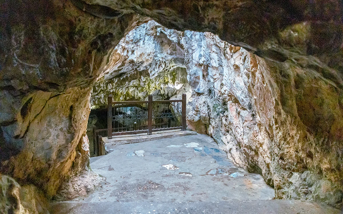 Mersin Eshab-ı Kehf Mağarası: Tarsus'un Kutsal İnanç Merkezi ve Manevi Yolculuk Rehberi