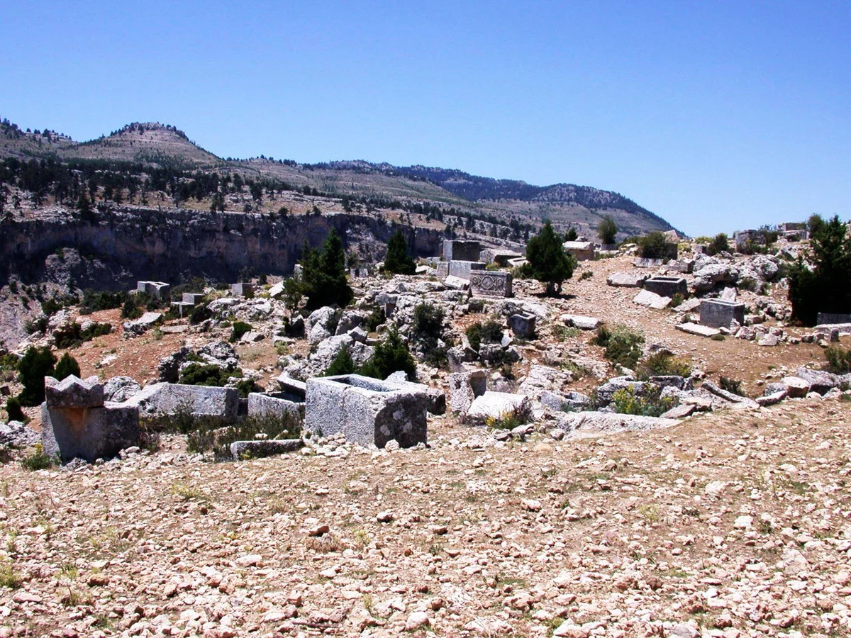 Mersin Balabolu Harabeleri: Mut'un Kayalara Oyulmuş Antik Hazinesi