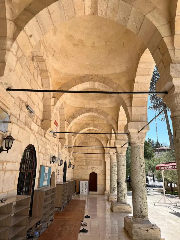 Mersin Laal Paşa Camii: Mut'un Manevi Hazinesi ve İnanç Turizmi Merkezi