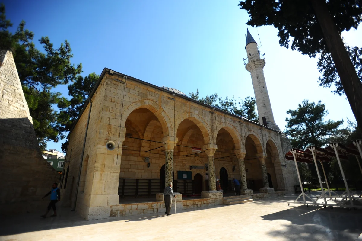 Mersin Laal Paşa Camii