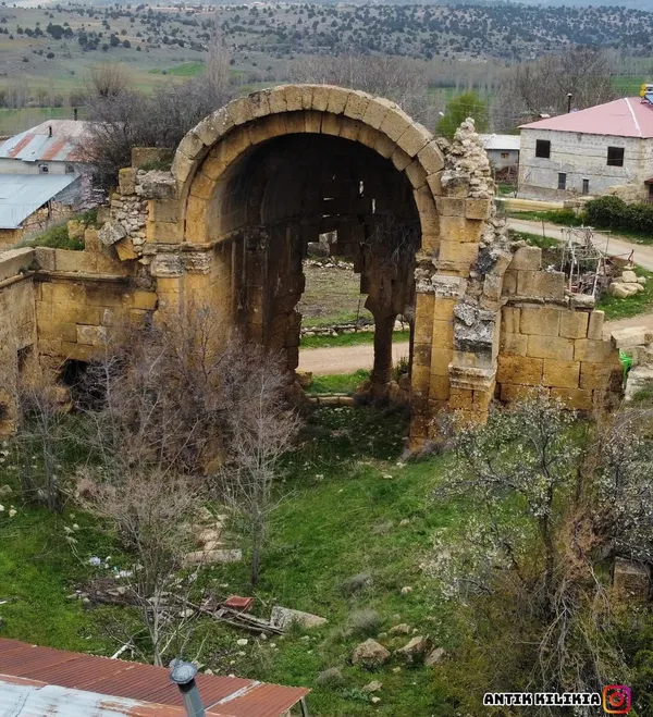 Mersin Dağpazarı Kilisesi: Mut'un Antik Kent Corapissus'undaki Arkeolojik Hazine