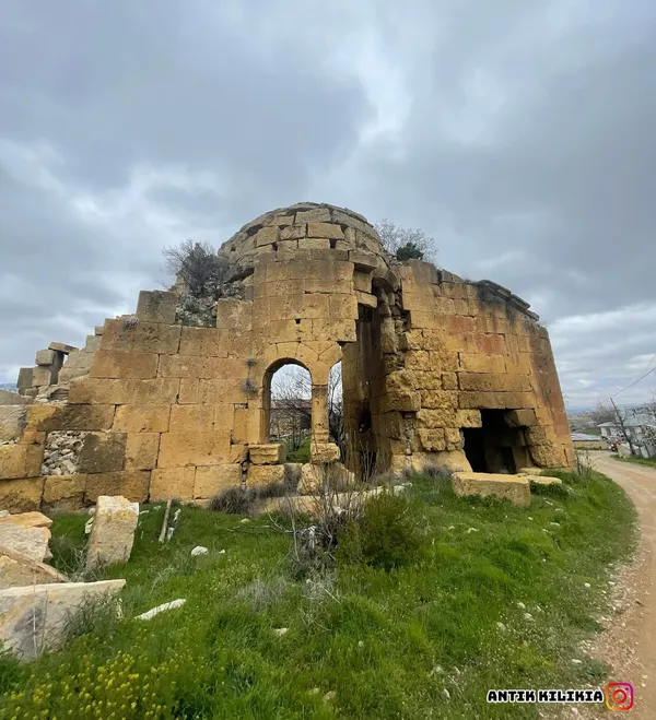 Mersin Dağpazarı Kilisesi: Mut'un Antik Kent Corapissus'undaki Arkeolojik Hazine