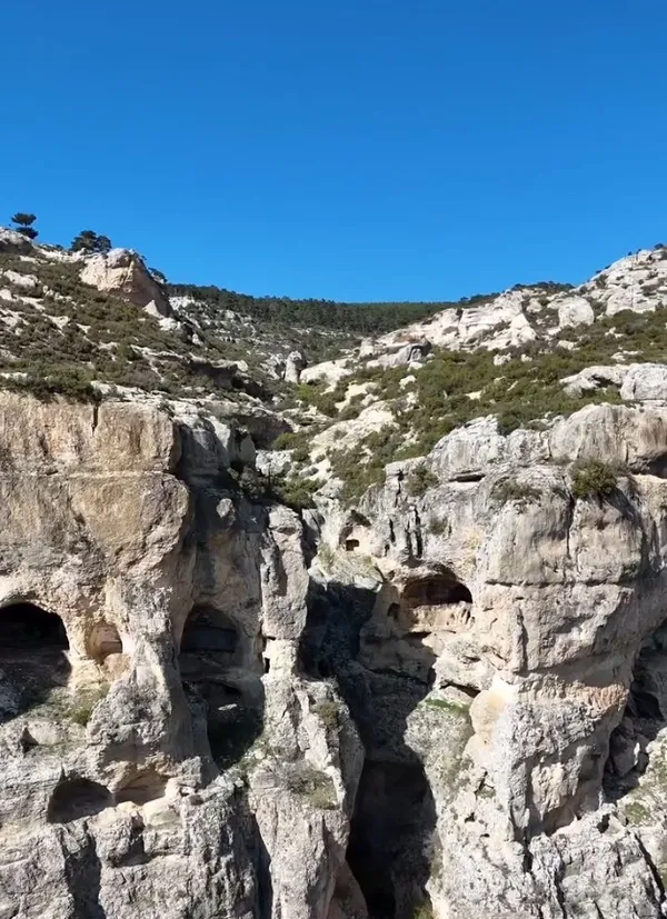 Mersin Alaoda Kilisesi: Mut'un Kayalara Oyulmuş Bizans Sanat Hazinesi