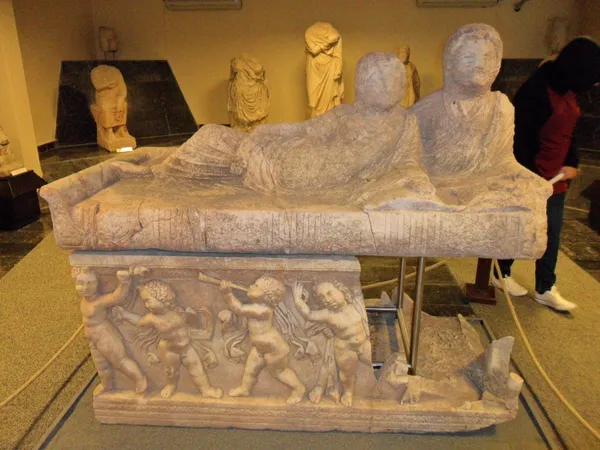 Mersin Silifke Müzesi: Silifke'nin Çok Katmanlı Tarihsel Mirasının Akademik Analizi