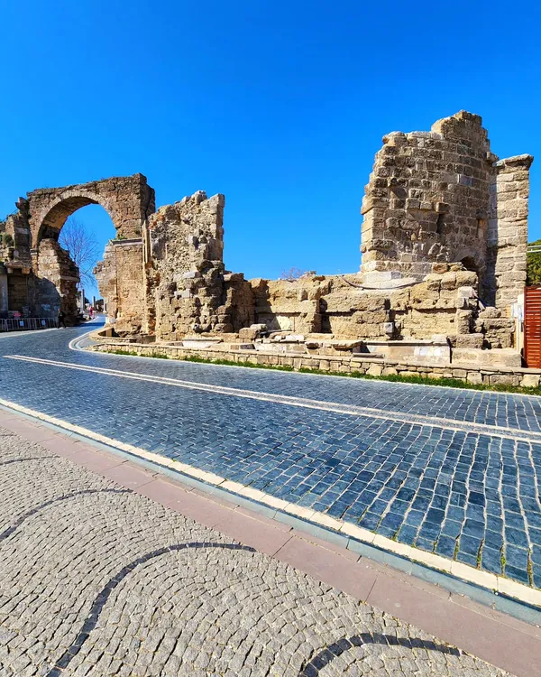 Antalya Side Antik Kenti: Manavgat'ın Tarihsel Süreklilik ve Kopuş Noktalarıyla Şekillenen Antik Mirası