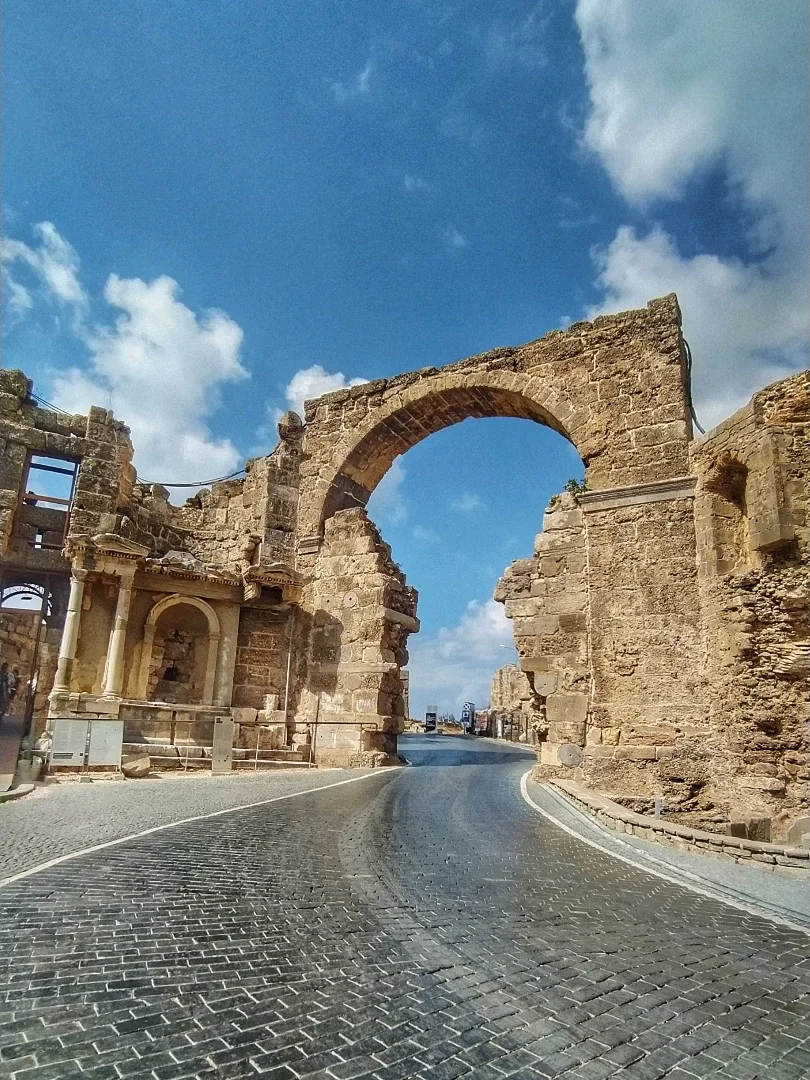 Antalya Side Antik Kenti: Manavgat'ın Eşsiz Arkeolojik Hazinesi