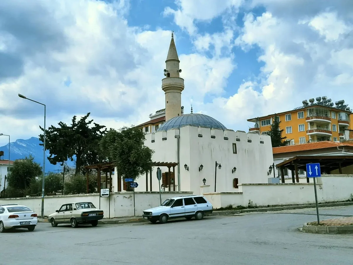 Mersin Sultan Alaeddin Camii: Anamur'un Karamanoğulları Döneminden Kalma Mimari Hazinesi