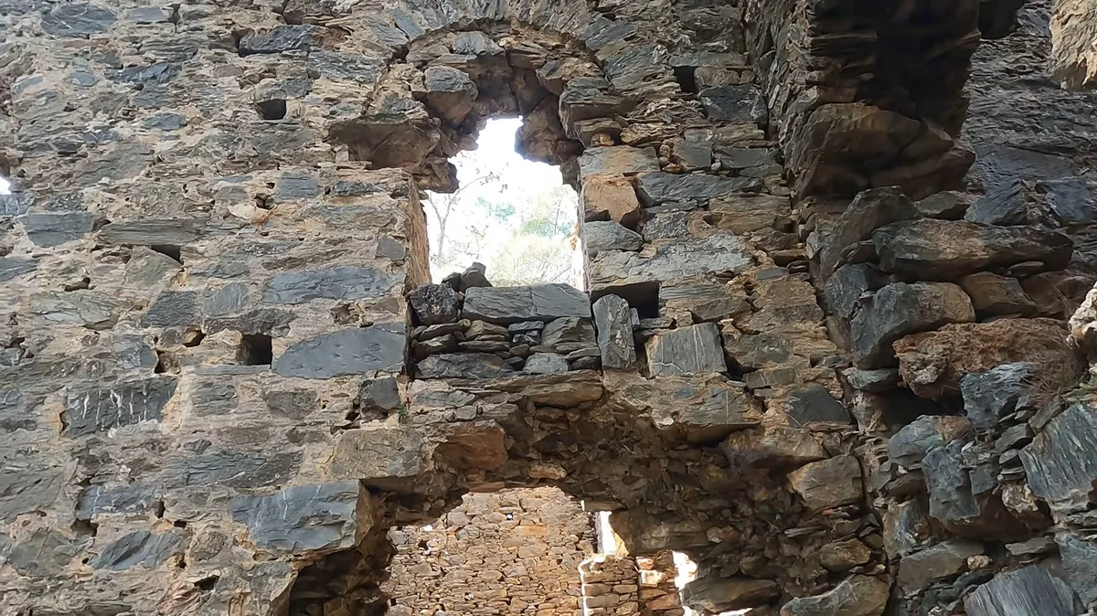 Mersin Yelbiz Kalesi