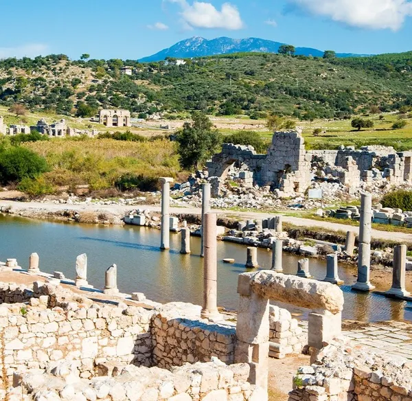 Antalya Patara Antik Kenti: Kaş'ın Kutsal Mirası ve İnanç Turizmi Hazinesi