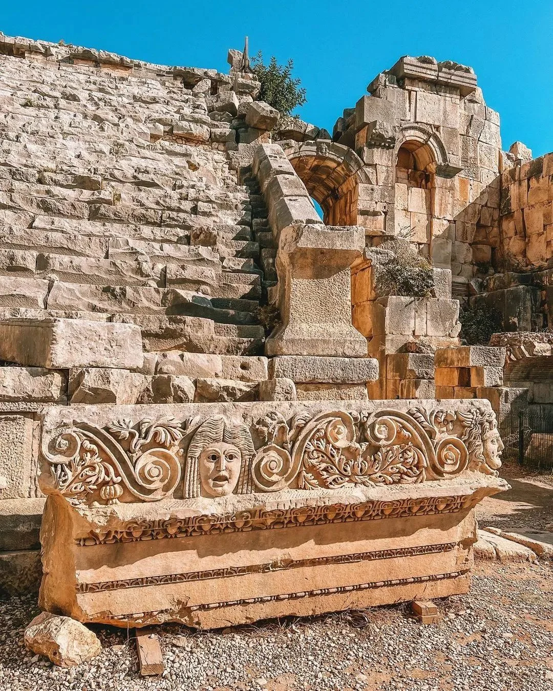 Antalya Myra Antik Kenti: Demre'nin Büyüleyici Likya Mirası ve Sanat Hazineleri