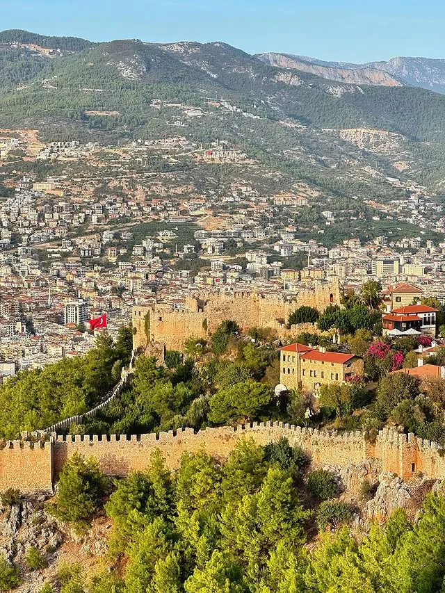 Antalya Alanya Kalesi: Akdeniz'in Selçuklu Sanat Hazinesi
