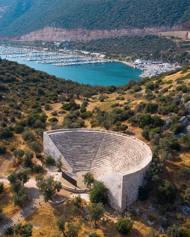 Antalya Antiphellos Antik Kenti: Kaş'ın Denizle Buluşan Antik Hazinesi