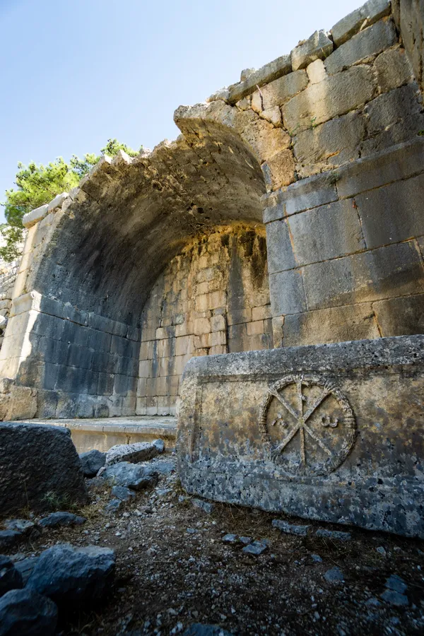 Antalya Arykanda Antik Kenti: Finike'nın Teraslar Üzerindeki Mimari Şaheseri