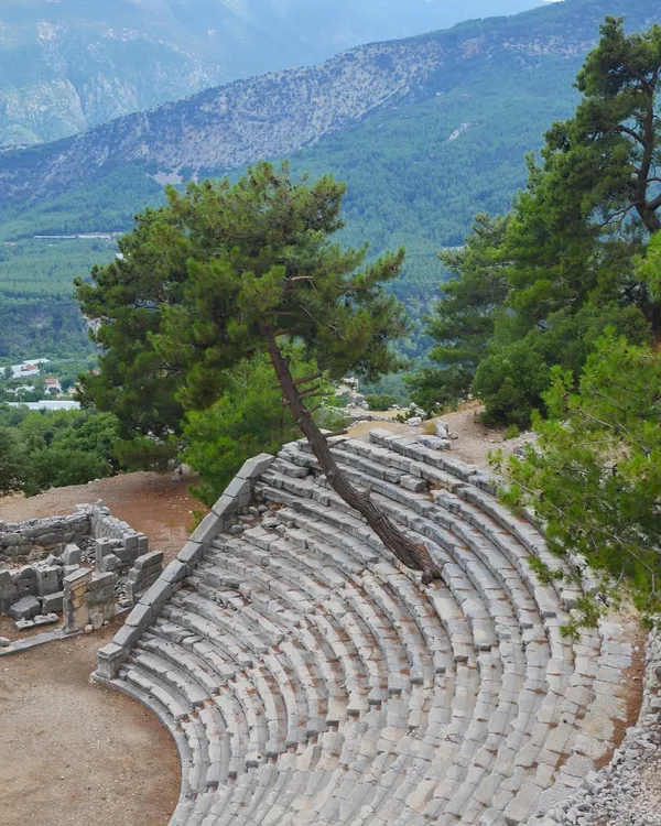 Antalya Arykanda Antik Kenti: Finike'nın Teraslar Üzerindeki Mimari Şaheseri