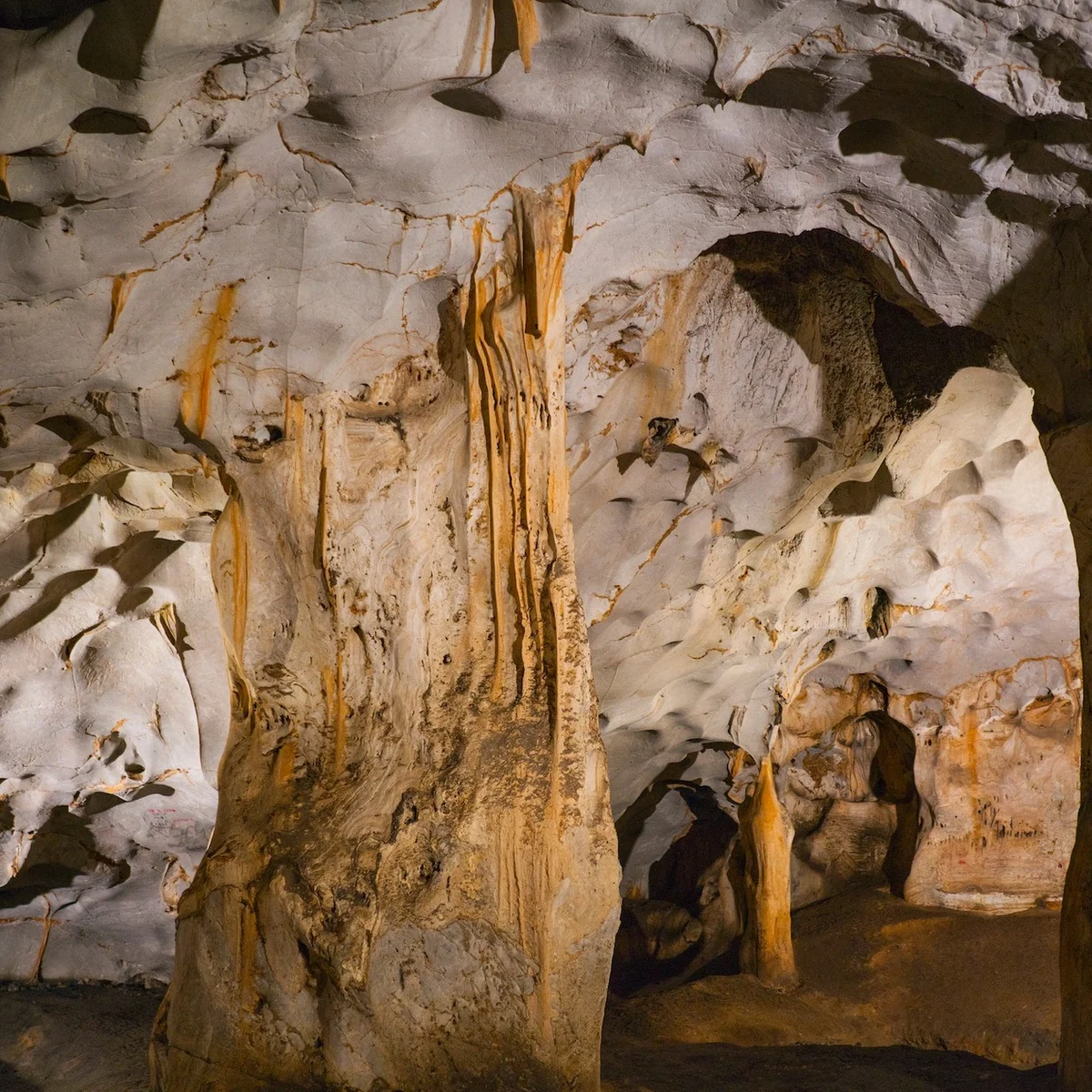 Antalya Karain Mağarası: Anadolu'nun En Eski İnsan İzlerini Barındıran Arkeolojik Hazine